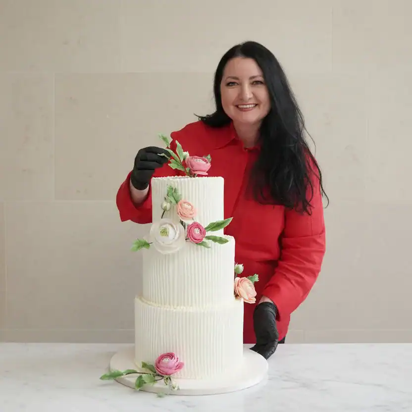 Bespoke wedding cake flavours and buttercream finishes – London
